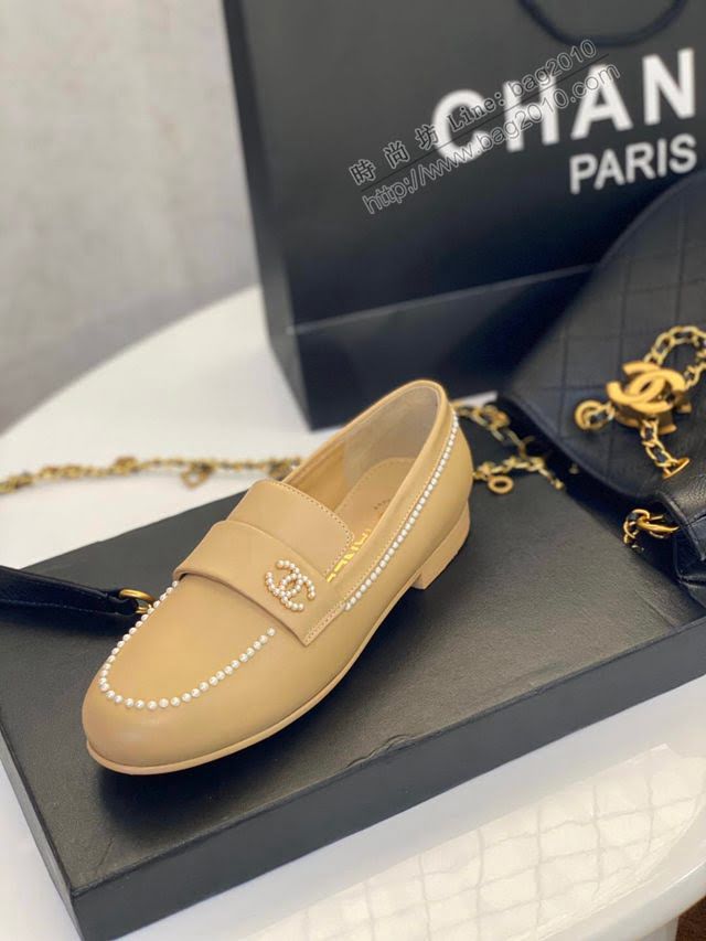 Chanel女鞋 香奈兒2020春夏頂級涼鞋系列 大扣小珍珠 Chanel爆款休閒女單皮鞋  naq1309